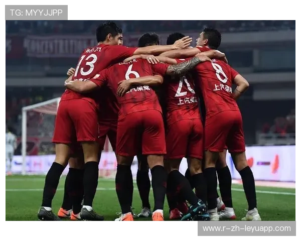 上港闯入亚冠强势表现，球迷热议晋级潜力